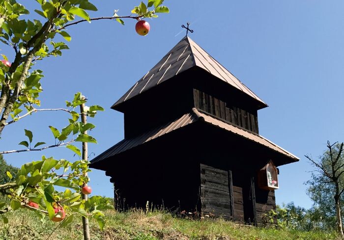 drevená zvonica krasotín