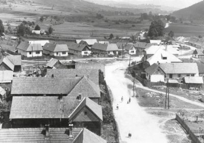 Pohľad od kostola na Lány